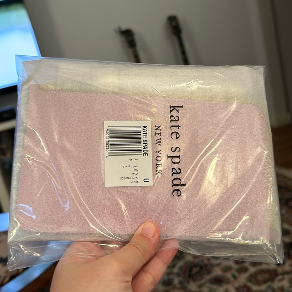 Kate Spade Lucy Bicolor Medium L Zip
Wristlet Berry Cream Multi Colored